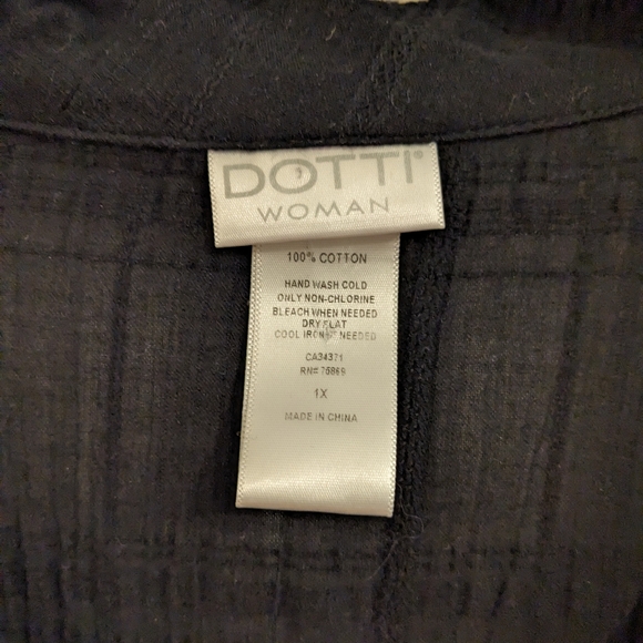 ‼️ CLEARANCE Dotti black, adjustable sleeve top, size 2X - Picture 2 of 10